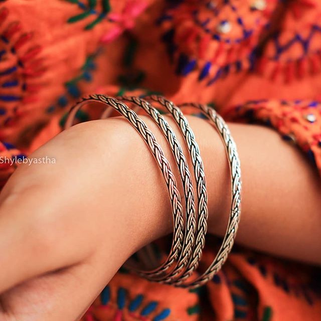 Adya Braid Knot Bangles model