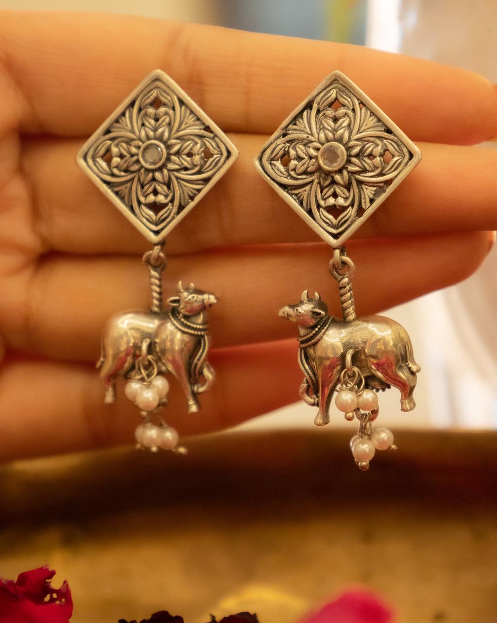 Adya Intricate Motif Nandi Gaaye Auspicious Earring