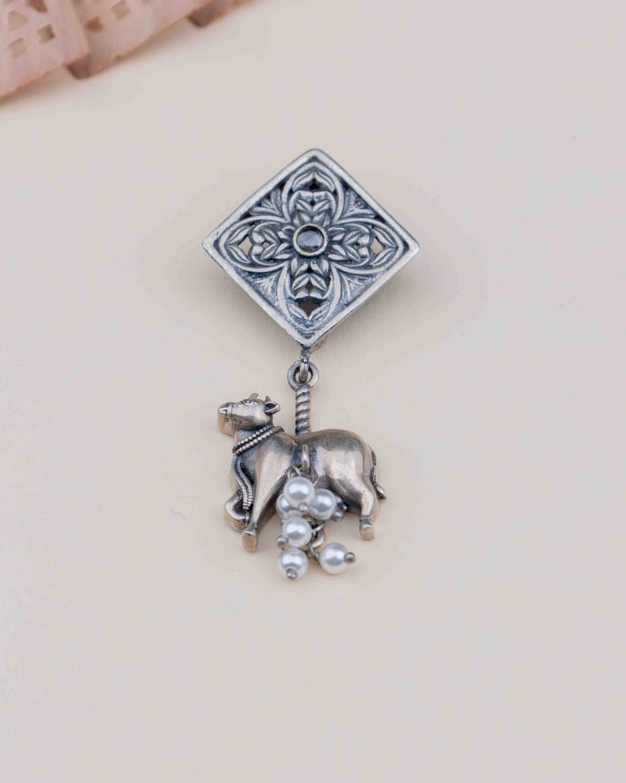 Adya Intricate Motif Nandi Gaaye Pendant