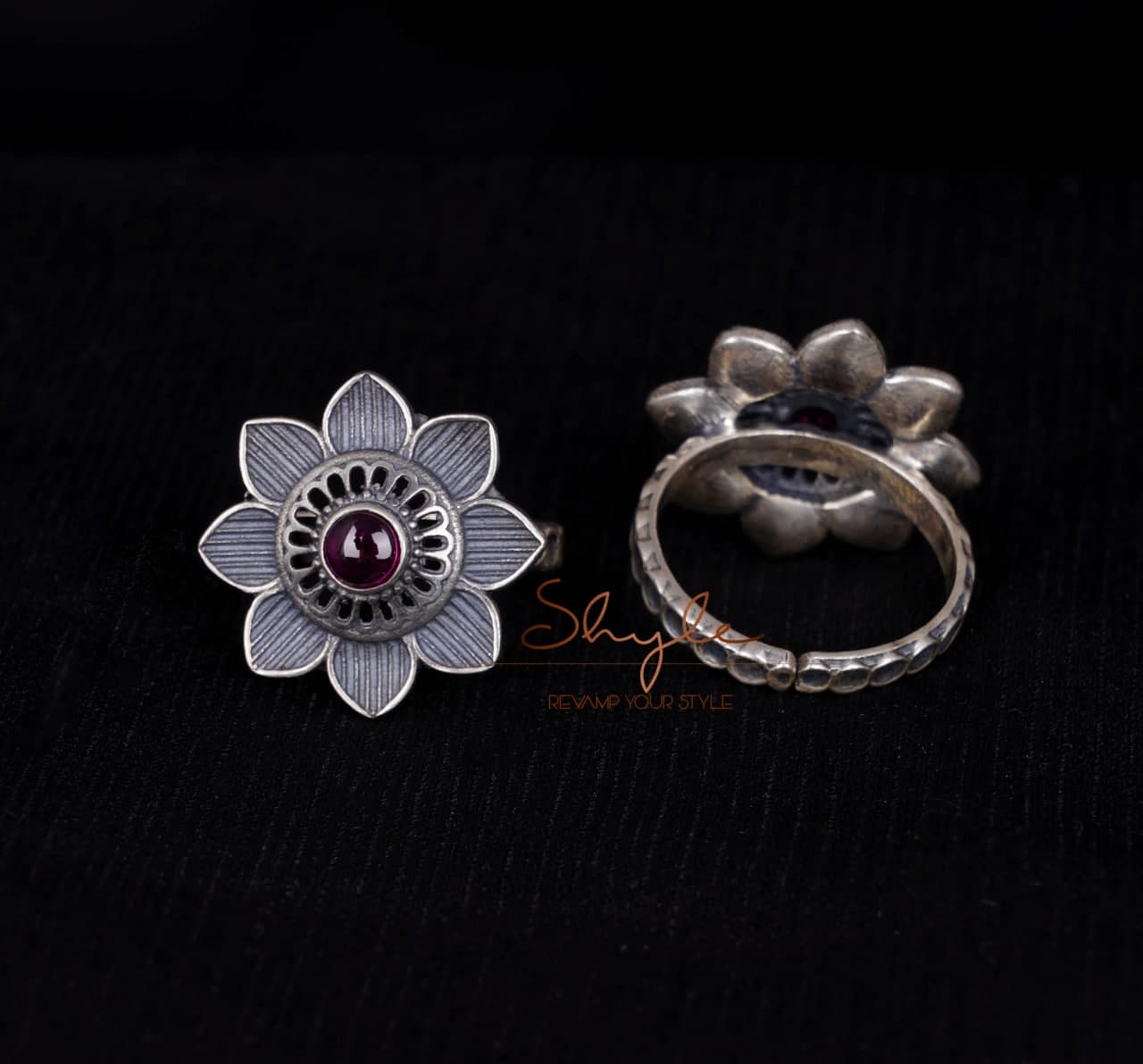 Adya Intricate Flower Versatile Toe Ring