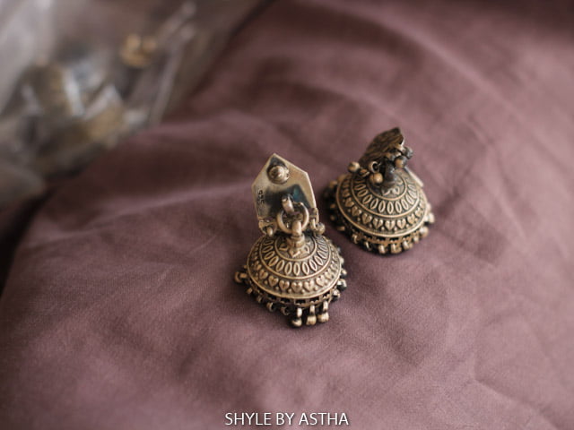 Adya Intricate Versatile Jhumki