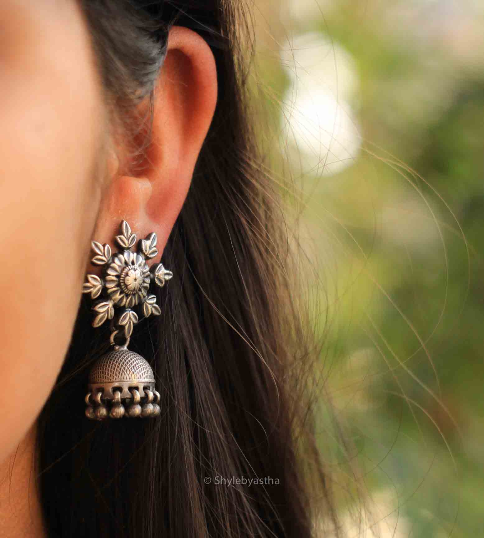 Moh Leaf Textured Jhumki model