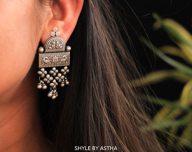 Mizoya Jali Tribal Earrings model