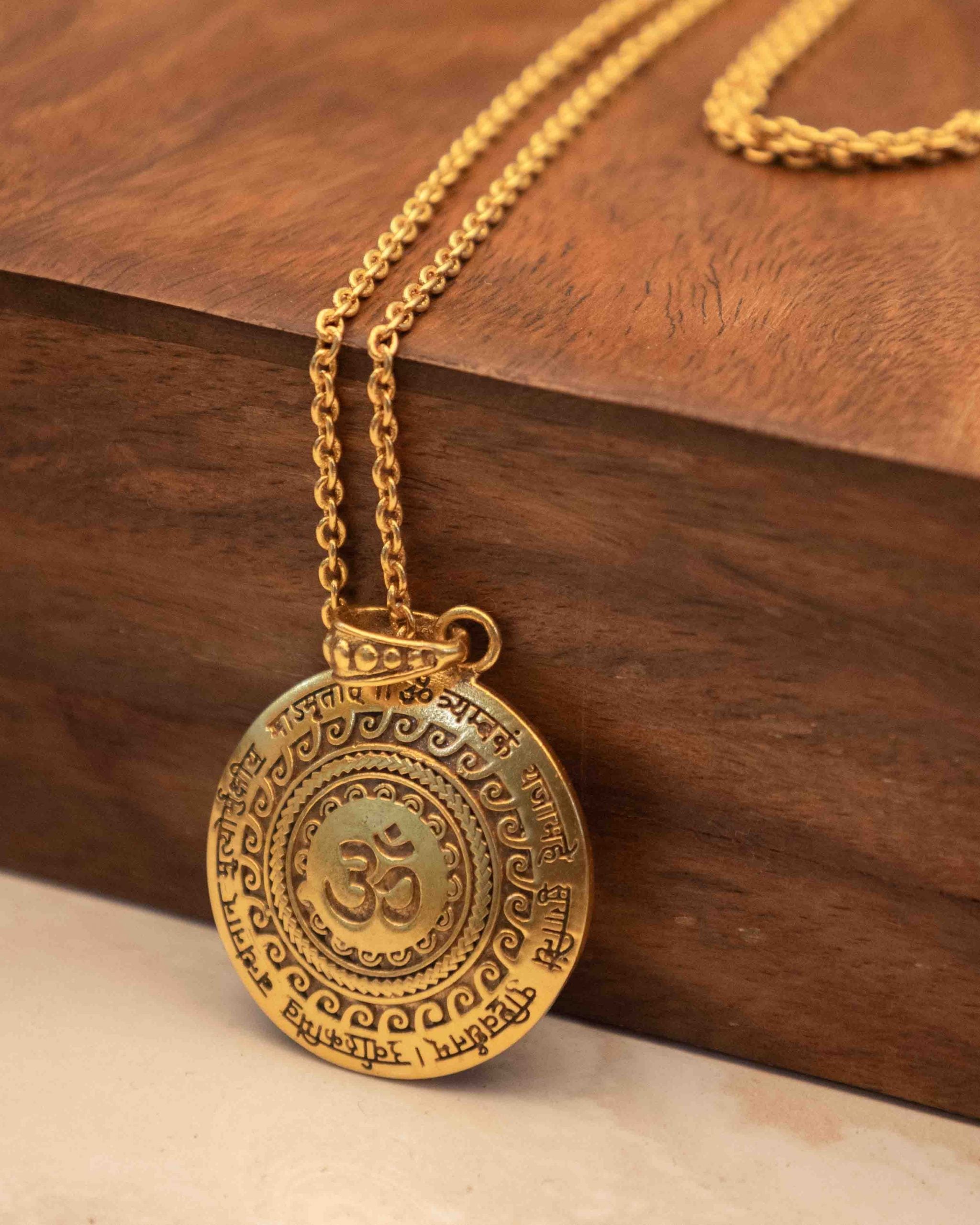 Maha Mrityunjaya Mantra Om Gold Pendant