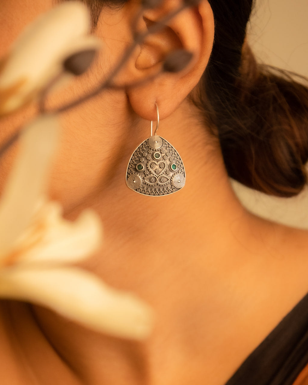 Moh Daana Detailed Work Wear Earrings