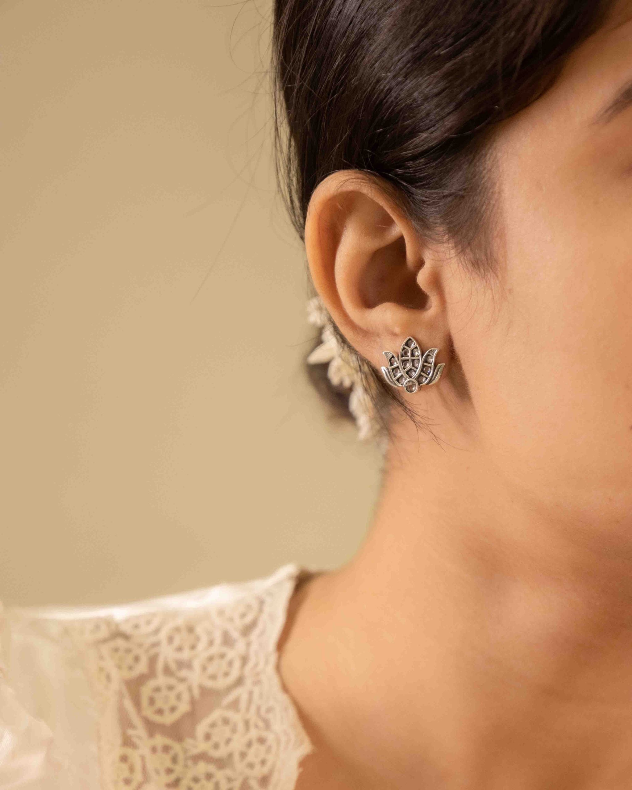 Moh Fine Lotus Stud Earring