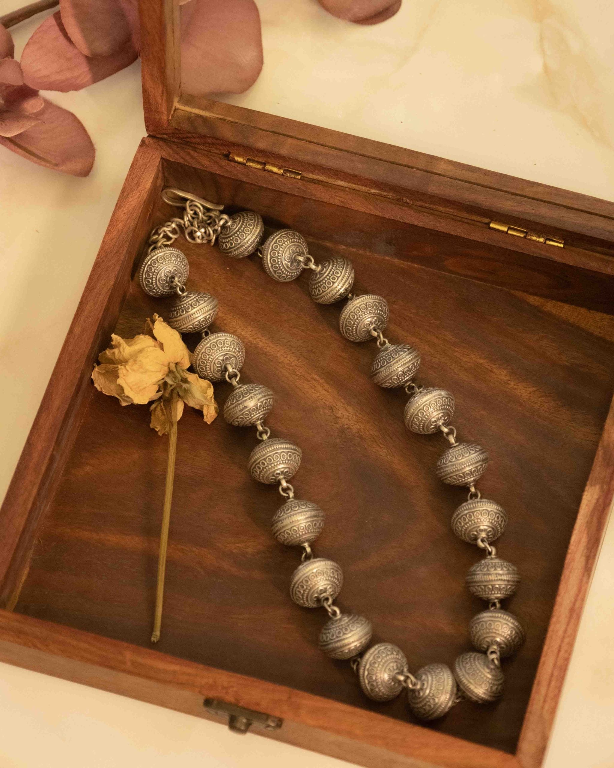 Moh Classic Bead Sequence Sadabahaar Necklace