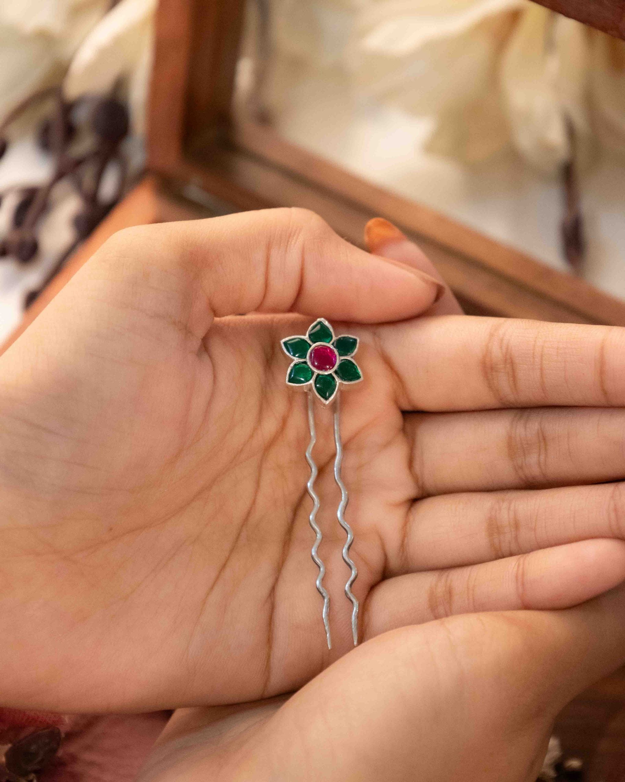 Moh Kundan Flower Timeless Juda Pin