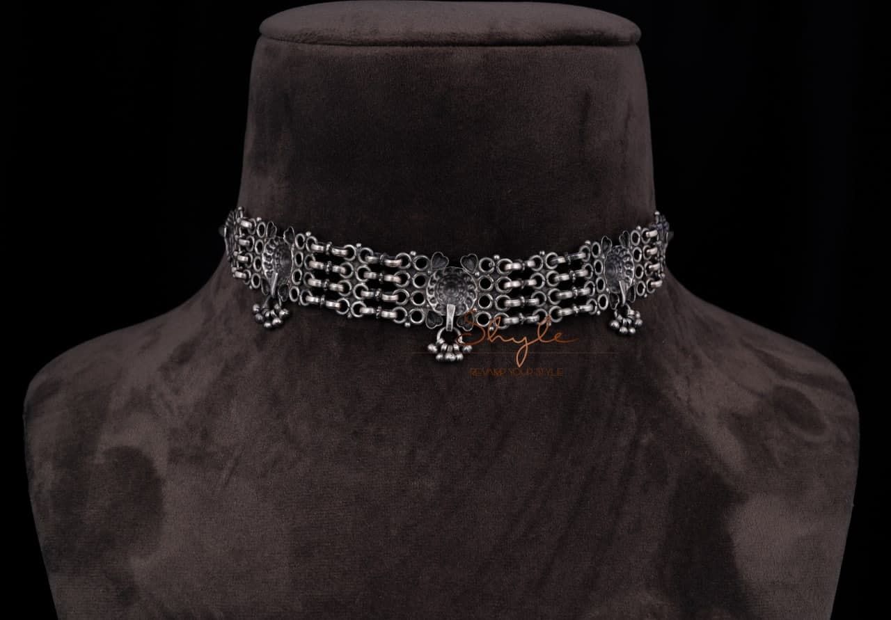 Moh Intricate Jali Ghughri Drop Statement Choker