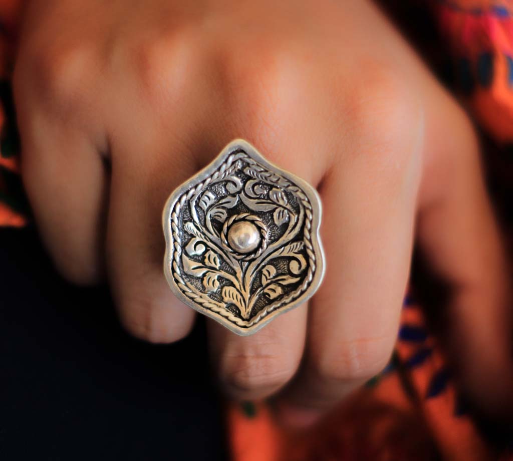 Moh Chitai Art Pan Shaped Ring