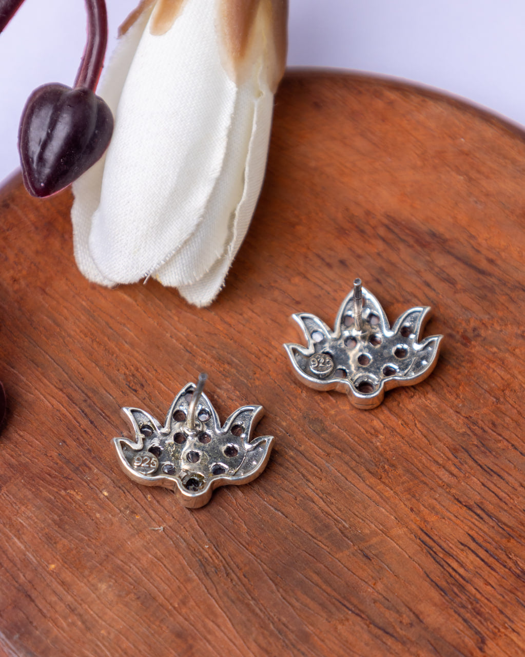 Moh Fine Lotus Stud Earring