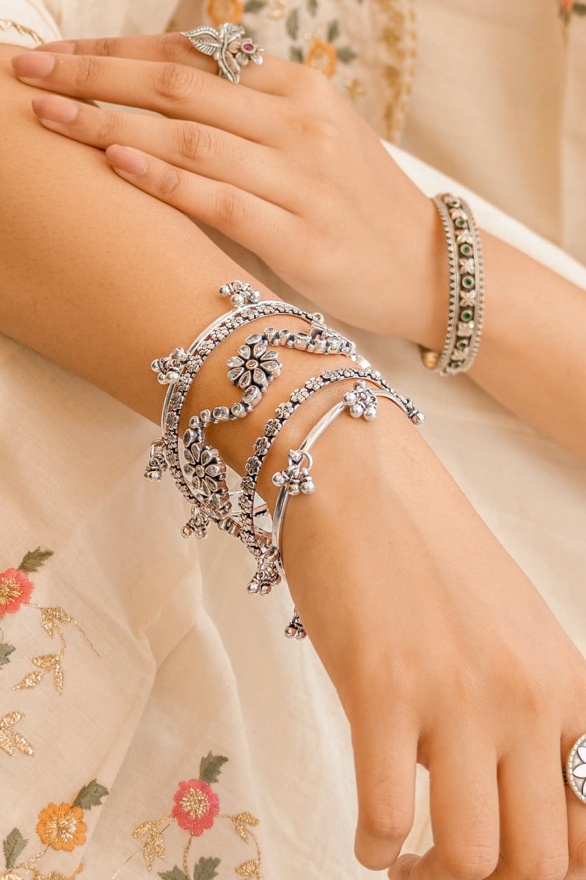 Essence Intricate Flora Timeless Bangle Set