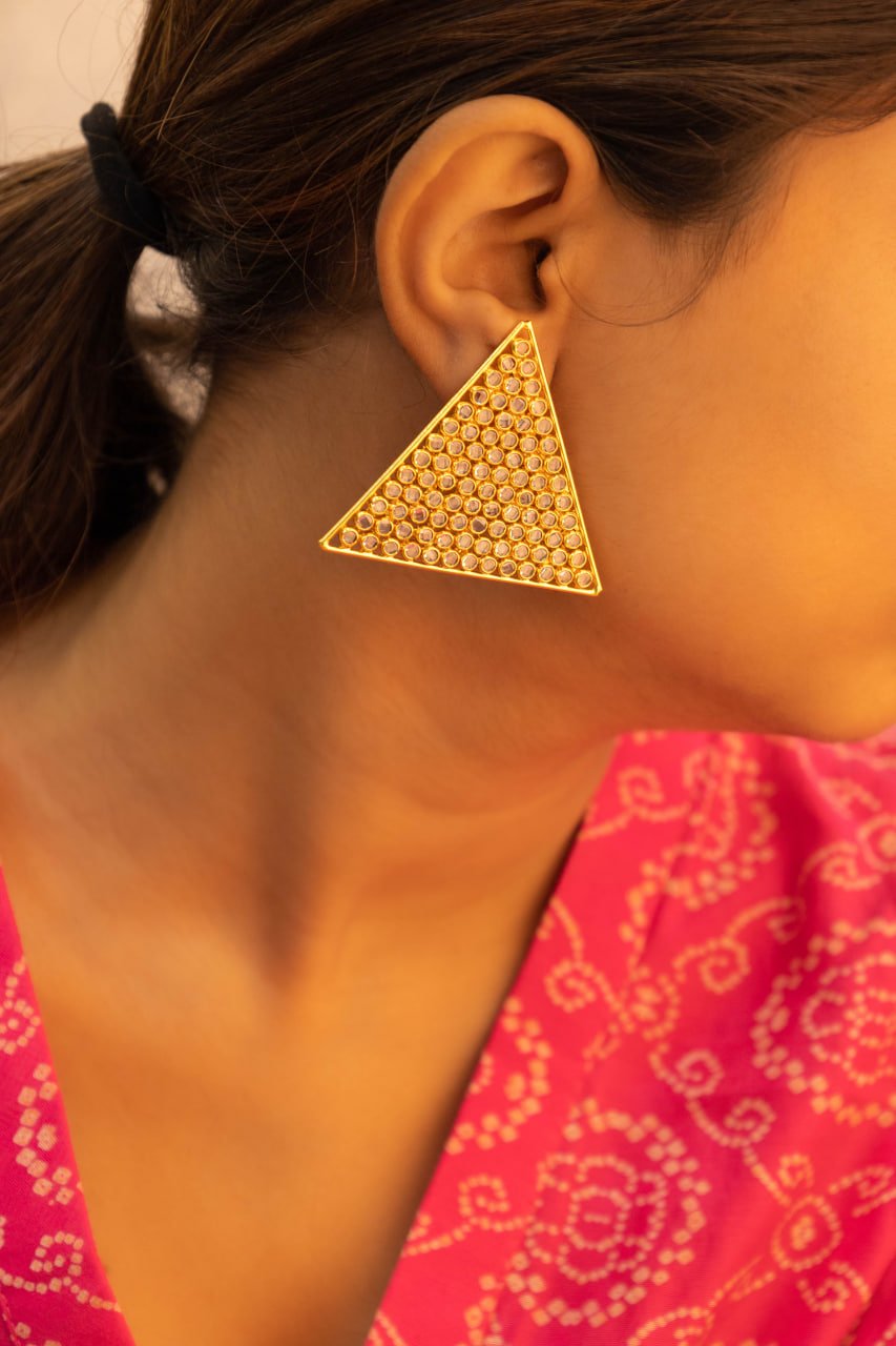 Essence Scintillating Triangle Classic Gold Stud Earring