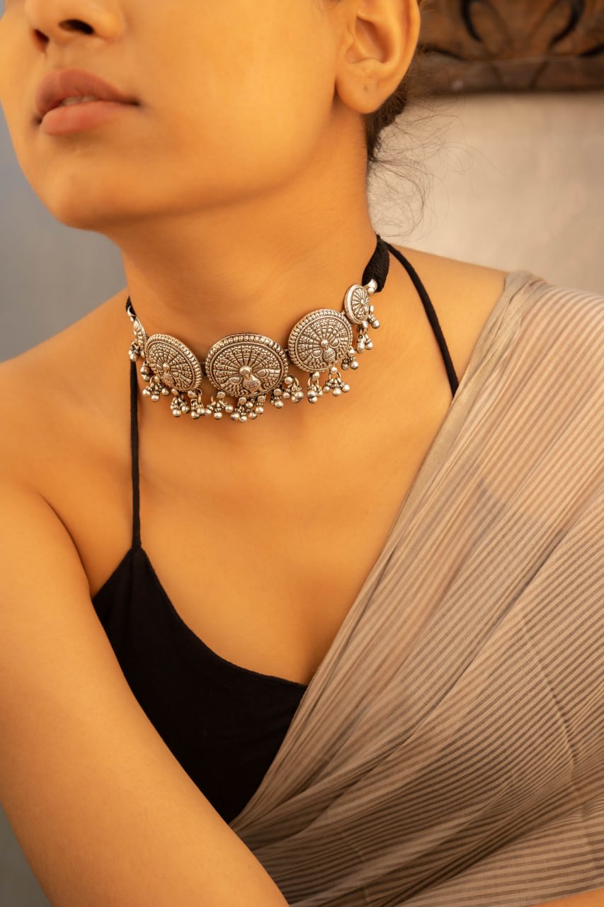 Mizoya Detailed Peacock Ghughri Choker