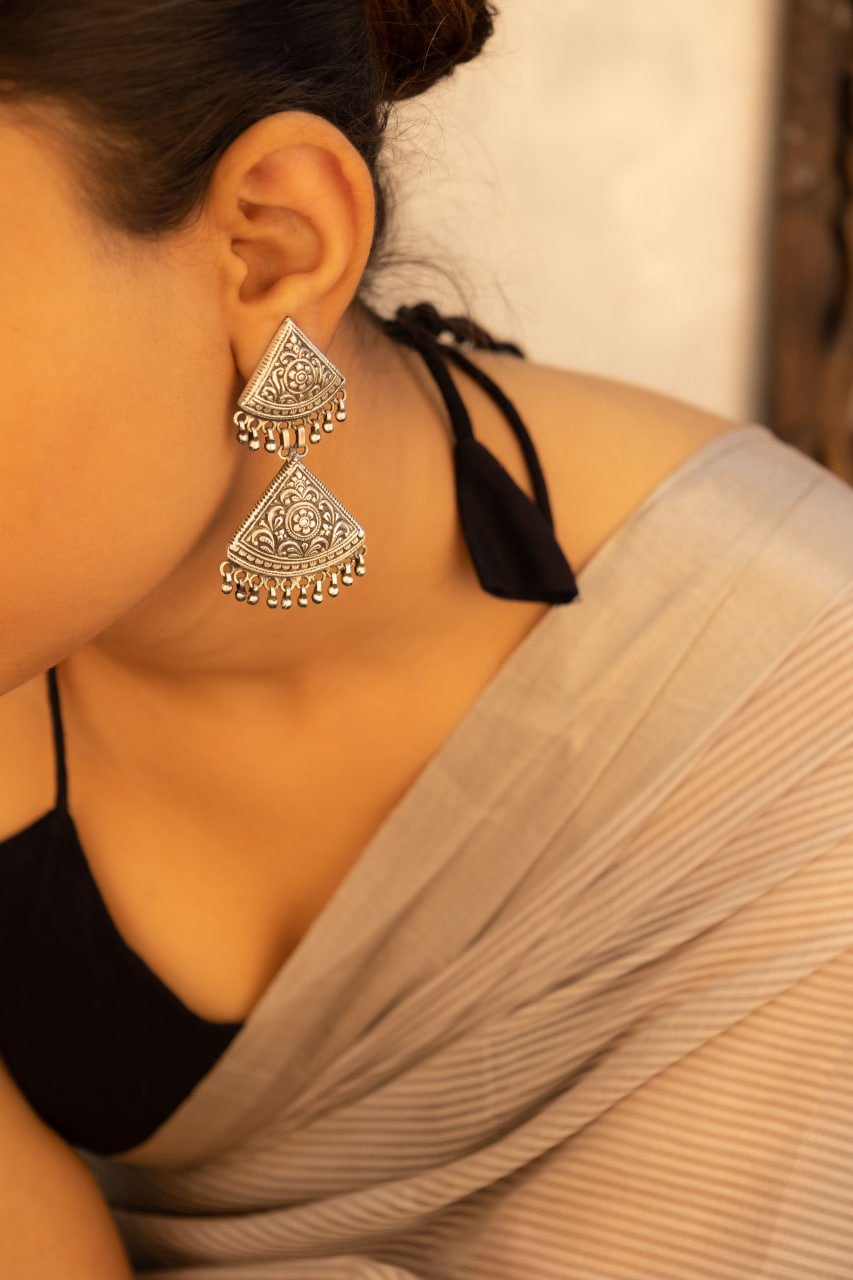 Mizoya Detailed Triangle Layered Ghughri Earring