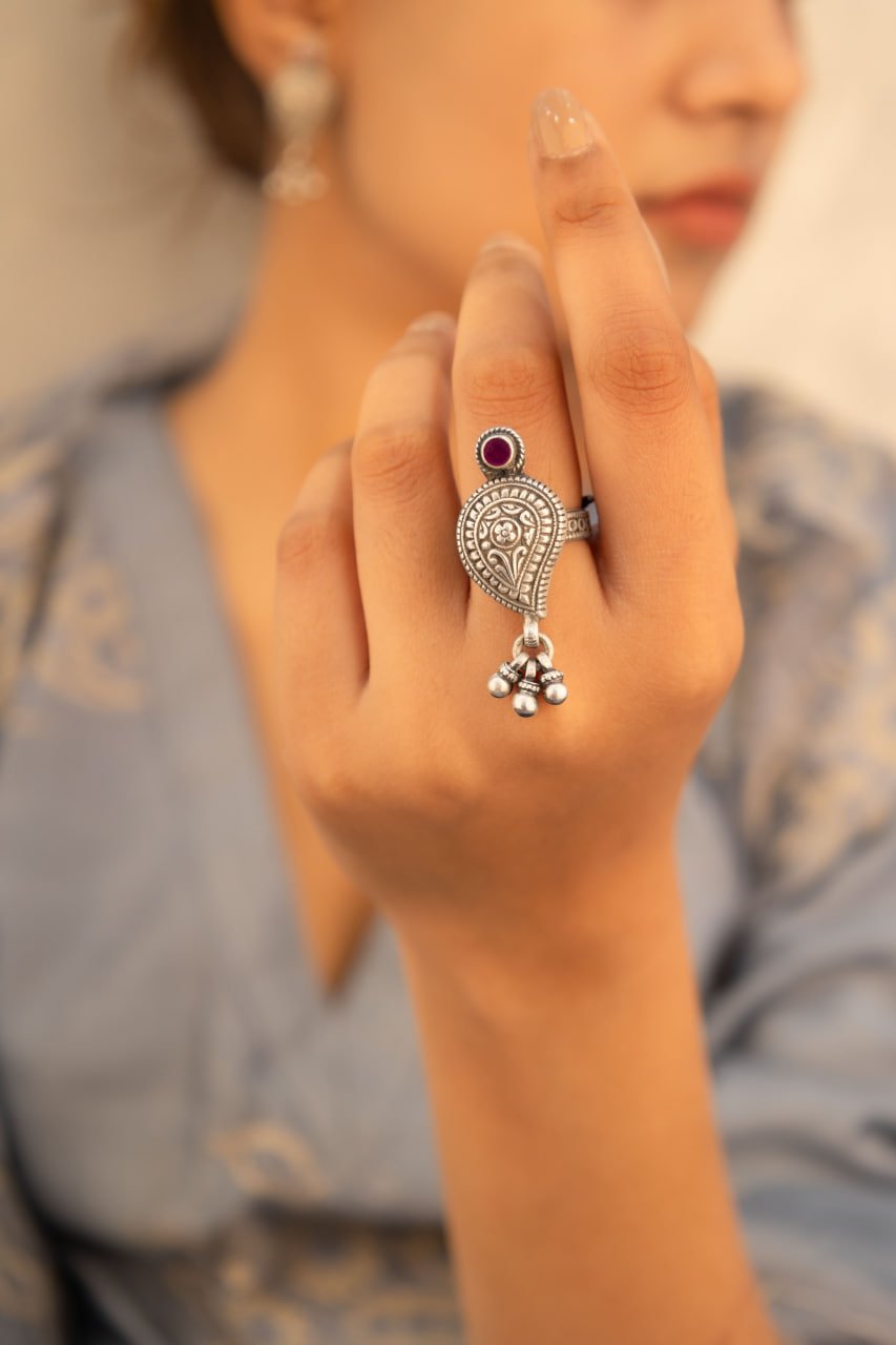 Mizoya Intricate Ghughri Drop Carry Motif Ring