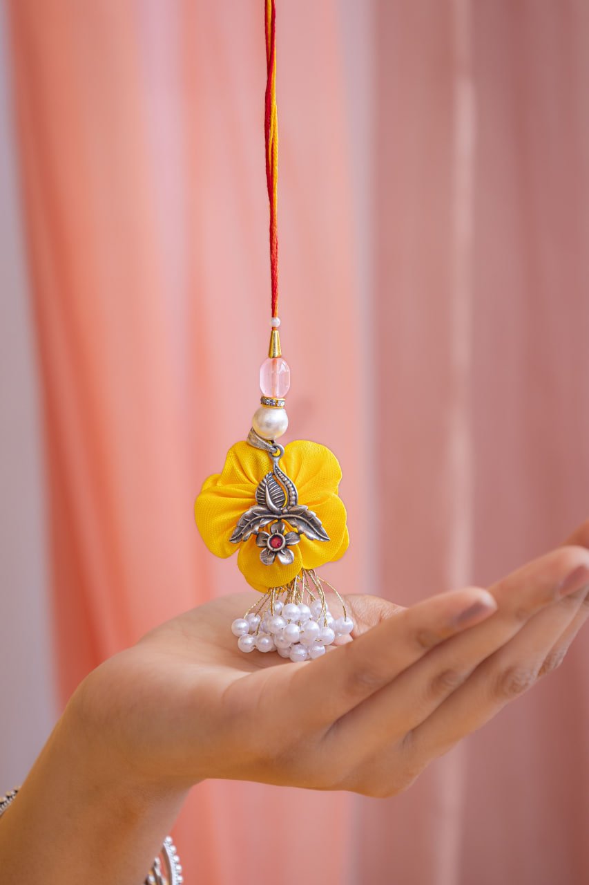 Moh Flower Leaf Pendant Blooming Lumba Rakhi