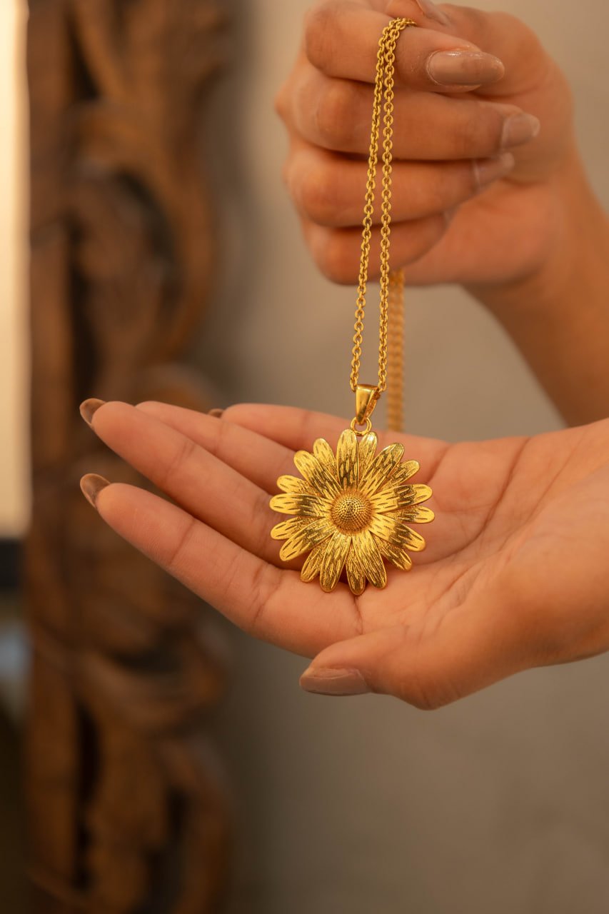 Moh Gold Sunflower Intricate Pendant