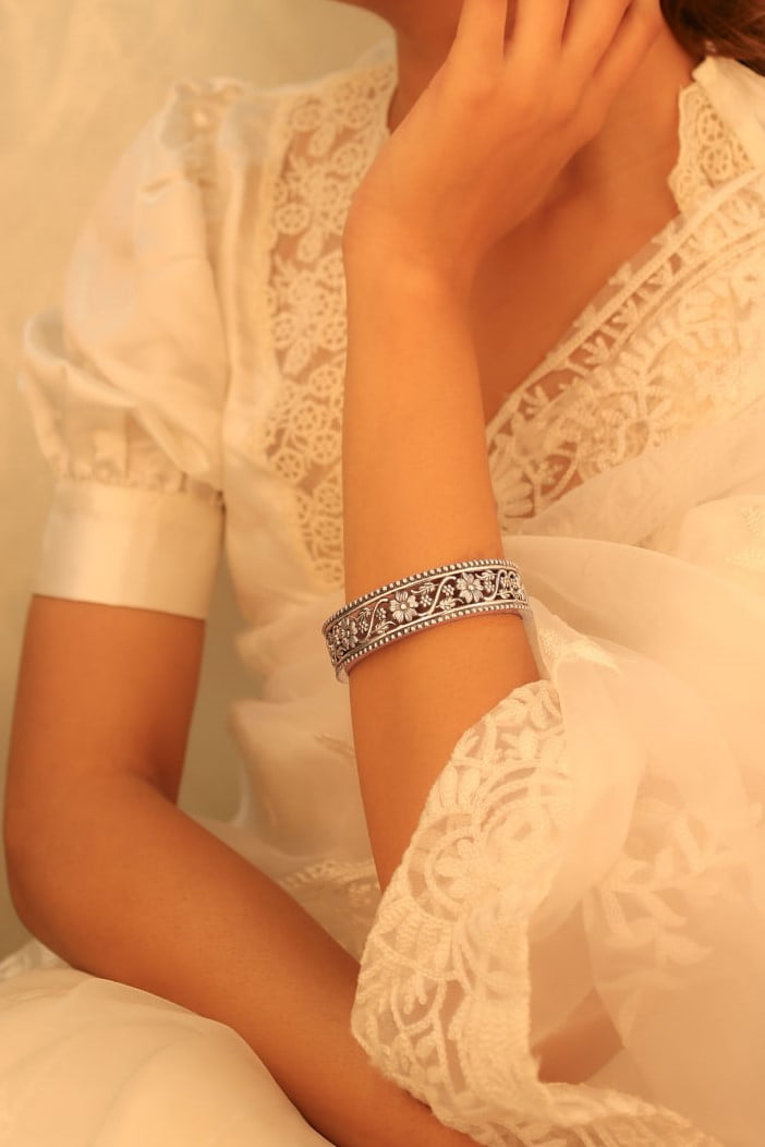 Moh Intricate Flower Leaf Bangle