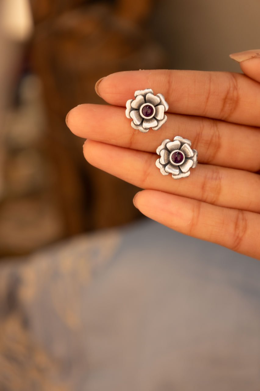 Moh Intricate Rose Everyday Stud Earring