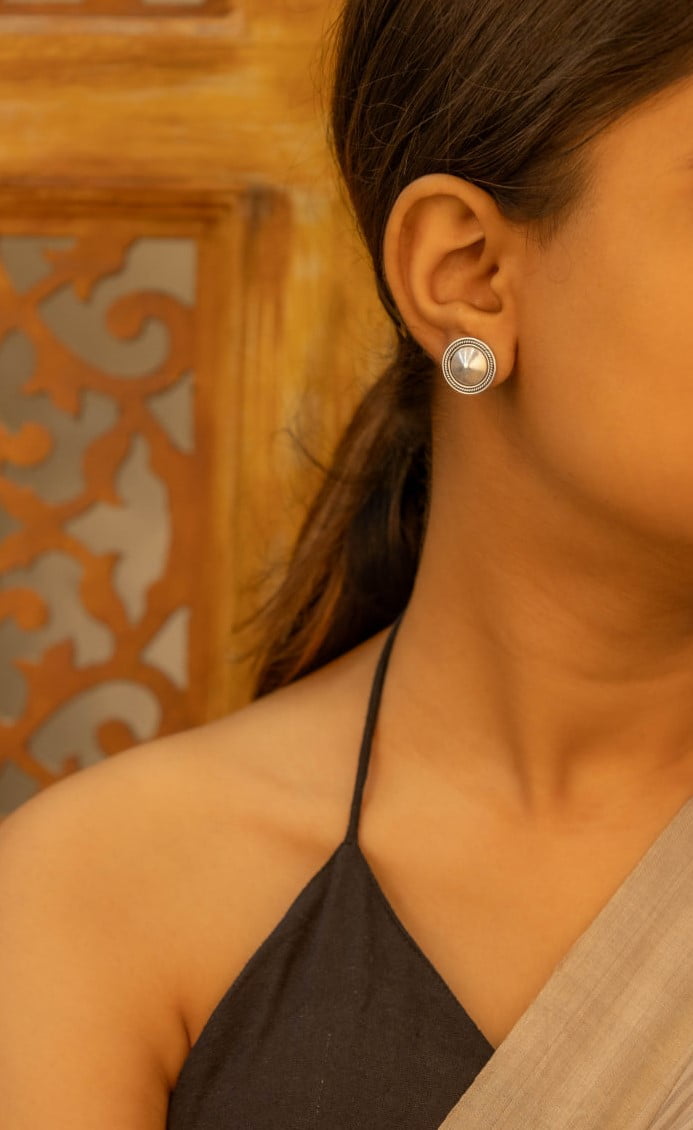 Moh Fine Tikdi Stud Earring