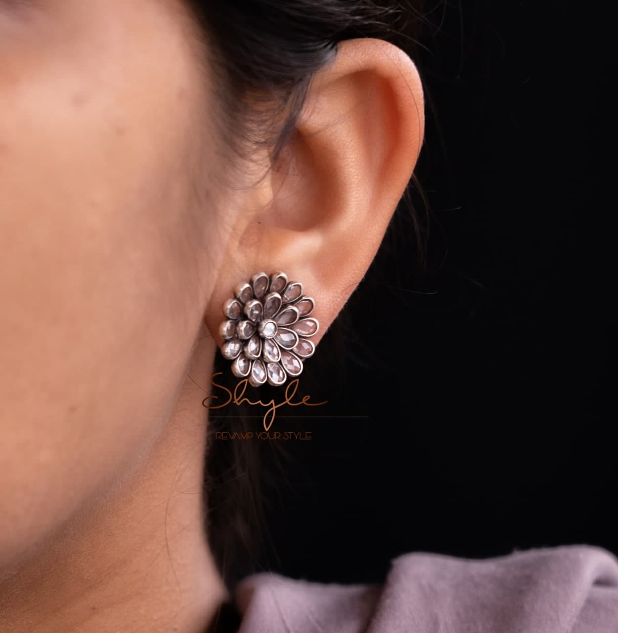 Essence Scinitillating Flower Studs model