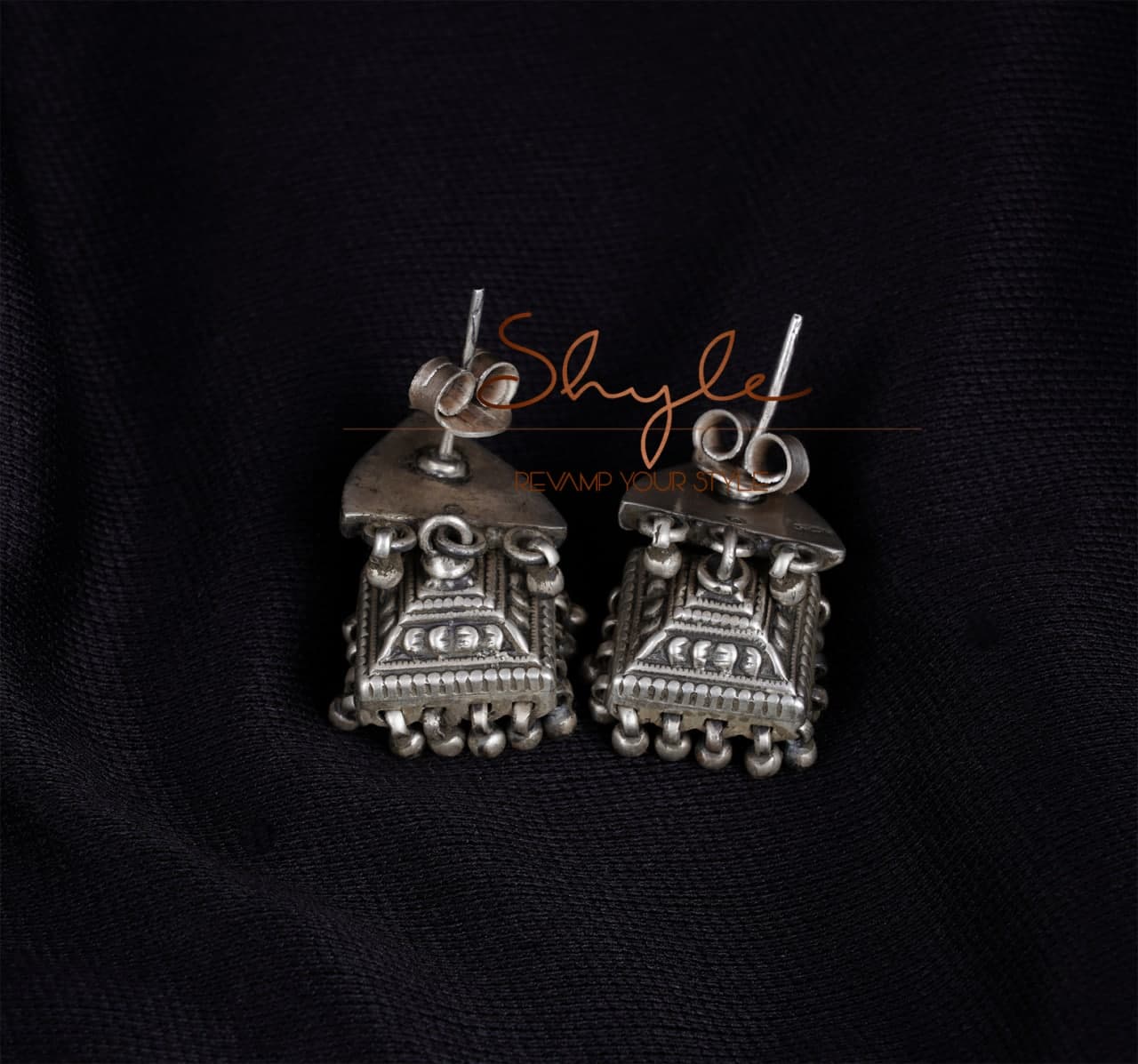 Mizoya Intricate Pyramid Jhumki