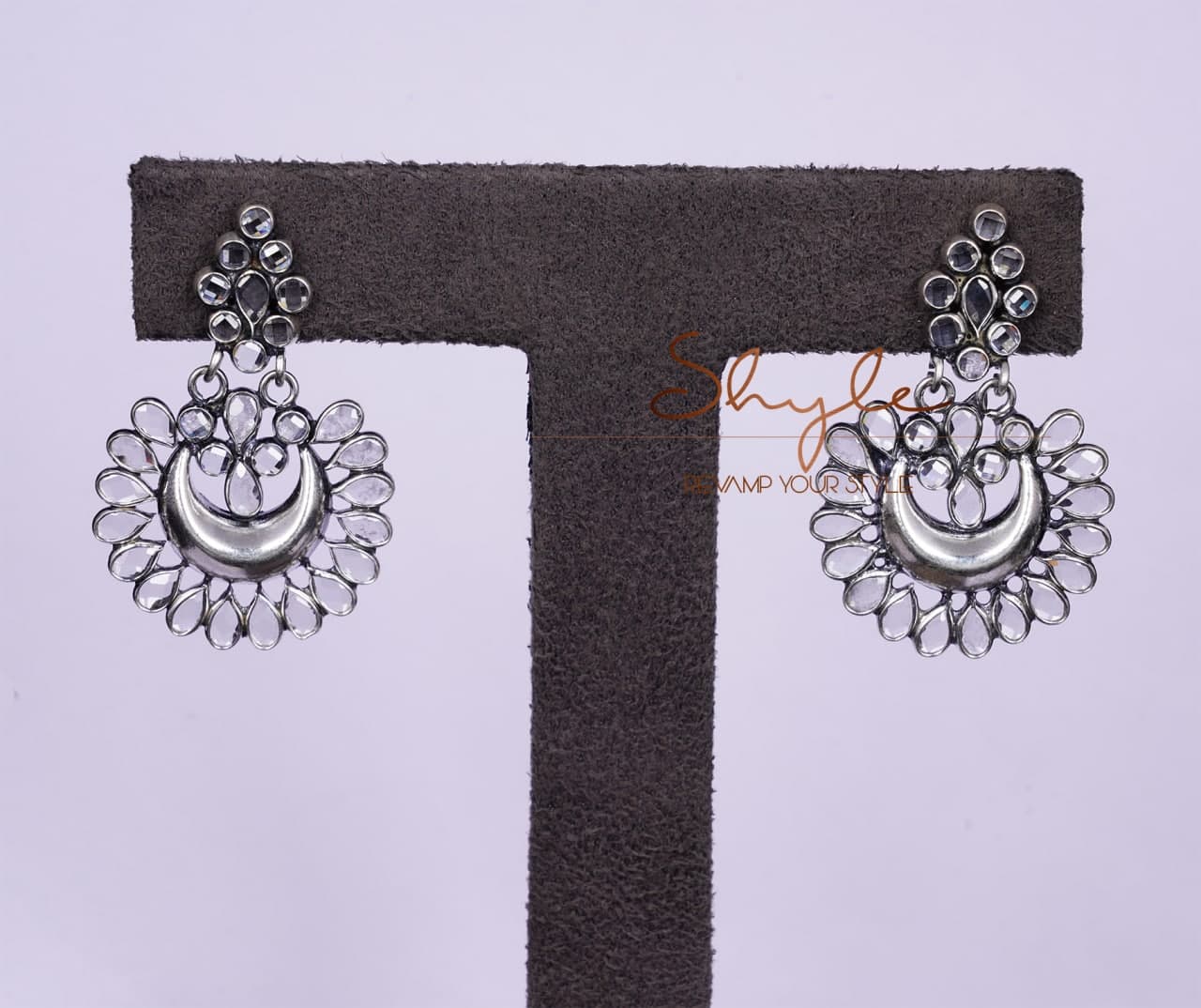 Essence Intricate Scintillating Chandbalis Front