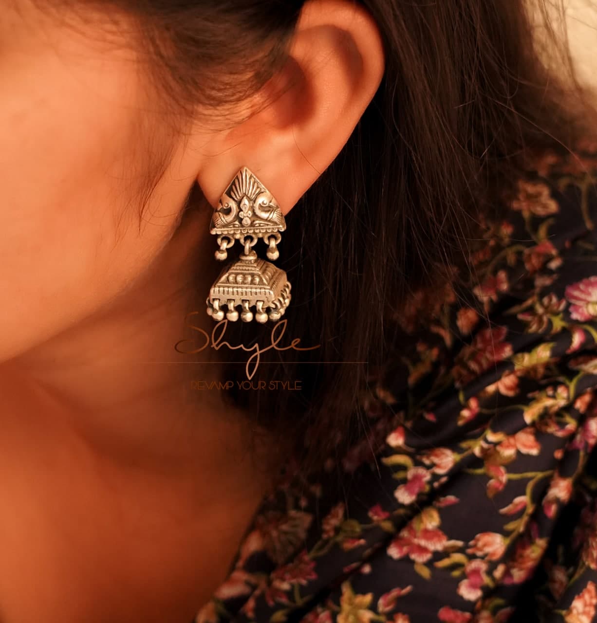 Mizoya Intricate Pyramid Jhumki