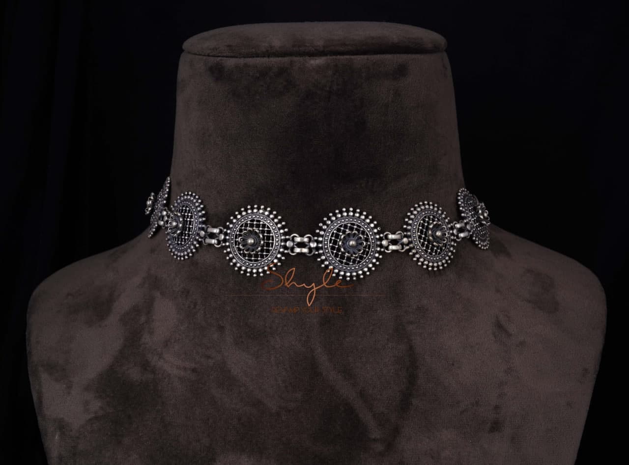 Adya Jali motif Flower Embossed Sequence Choker