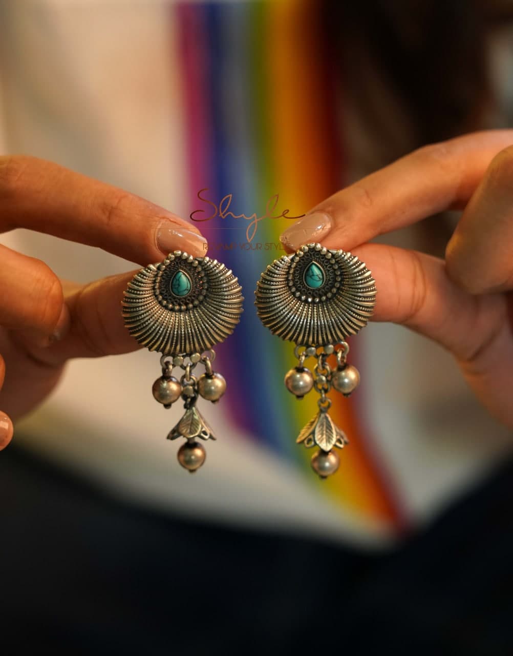 Moh Intricate Sea Shell Ghunghroo Drop Earring model