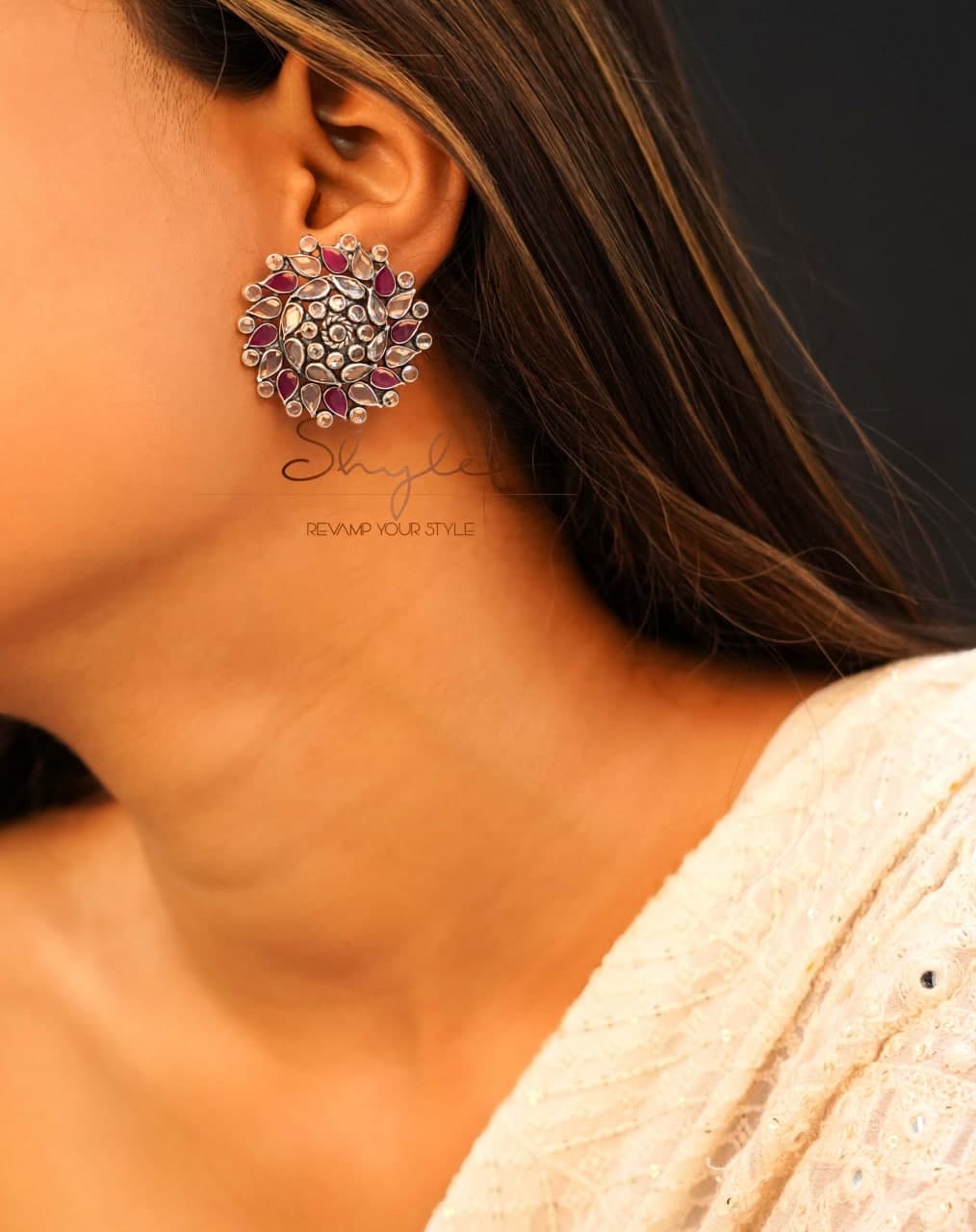 Essence Embossed Scintillating Stud Earring