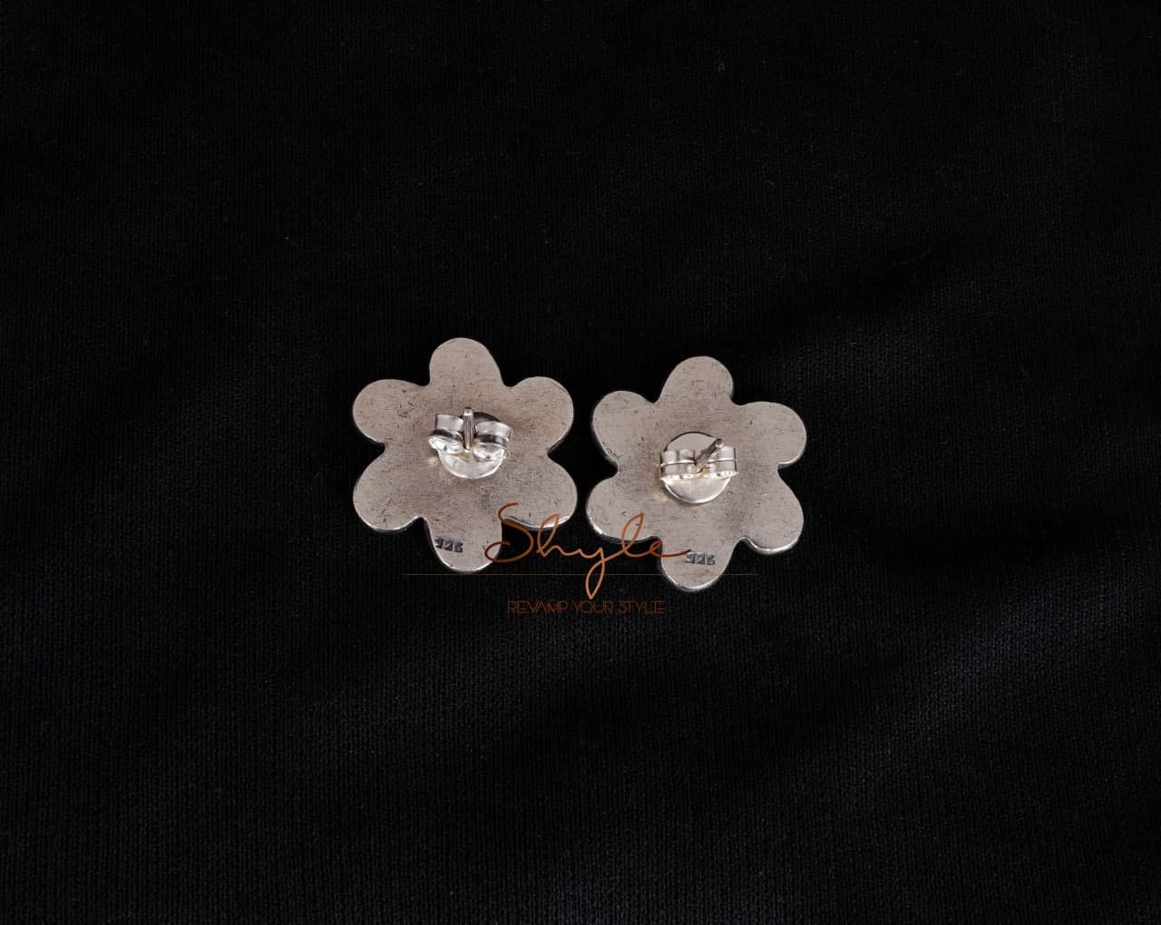 Adya Embossed Flower Sequence Versatile Choker Set