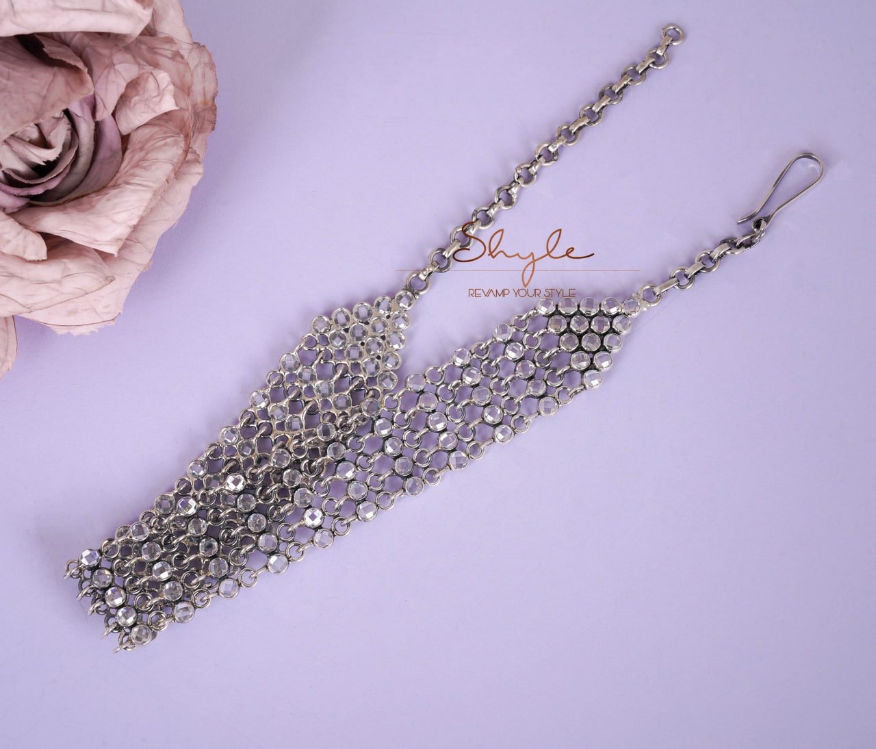 Essence Fine Scintillating Timeless Choker