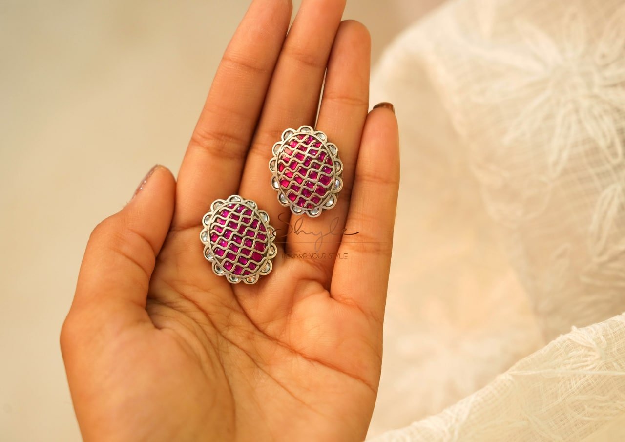 Essence Fine Kundan Stud Earrings