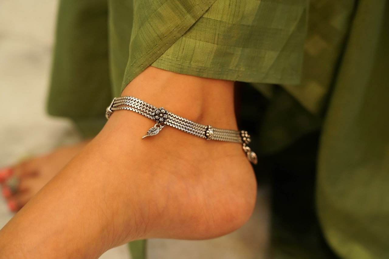 Anvaya Intricate Flower Leaf Drop Stacked Anklet Pair