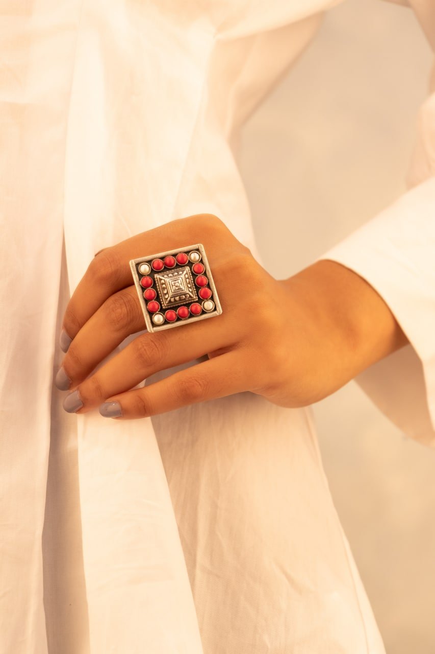 Tattva Detailed Motif Embossed Coral Pearl Ring