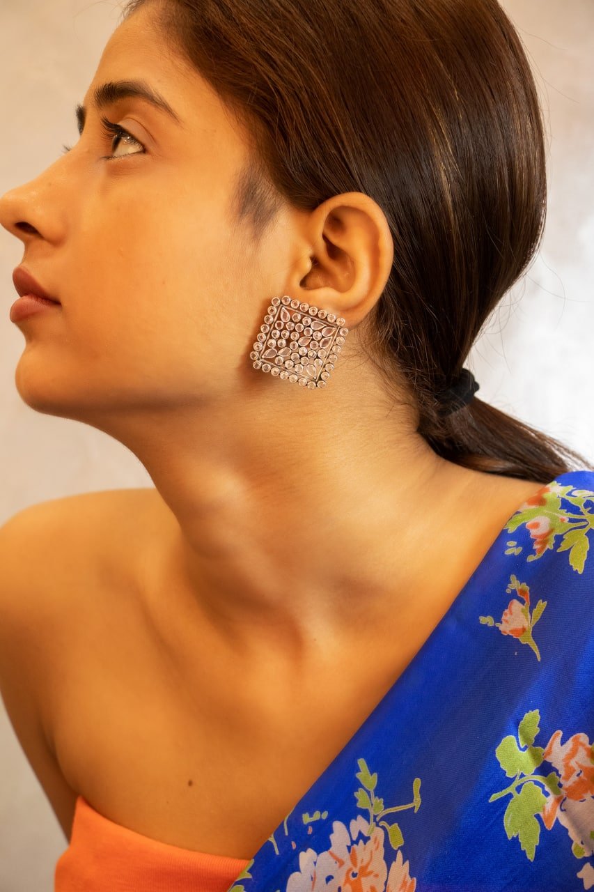 Essence Scintillating Square Stud Earring