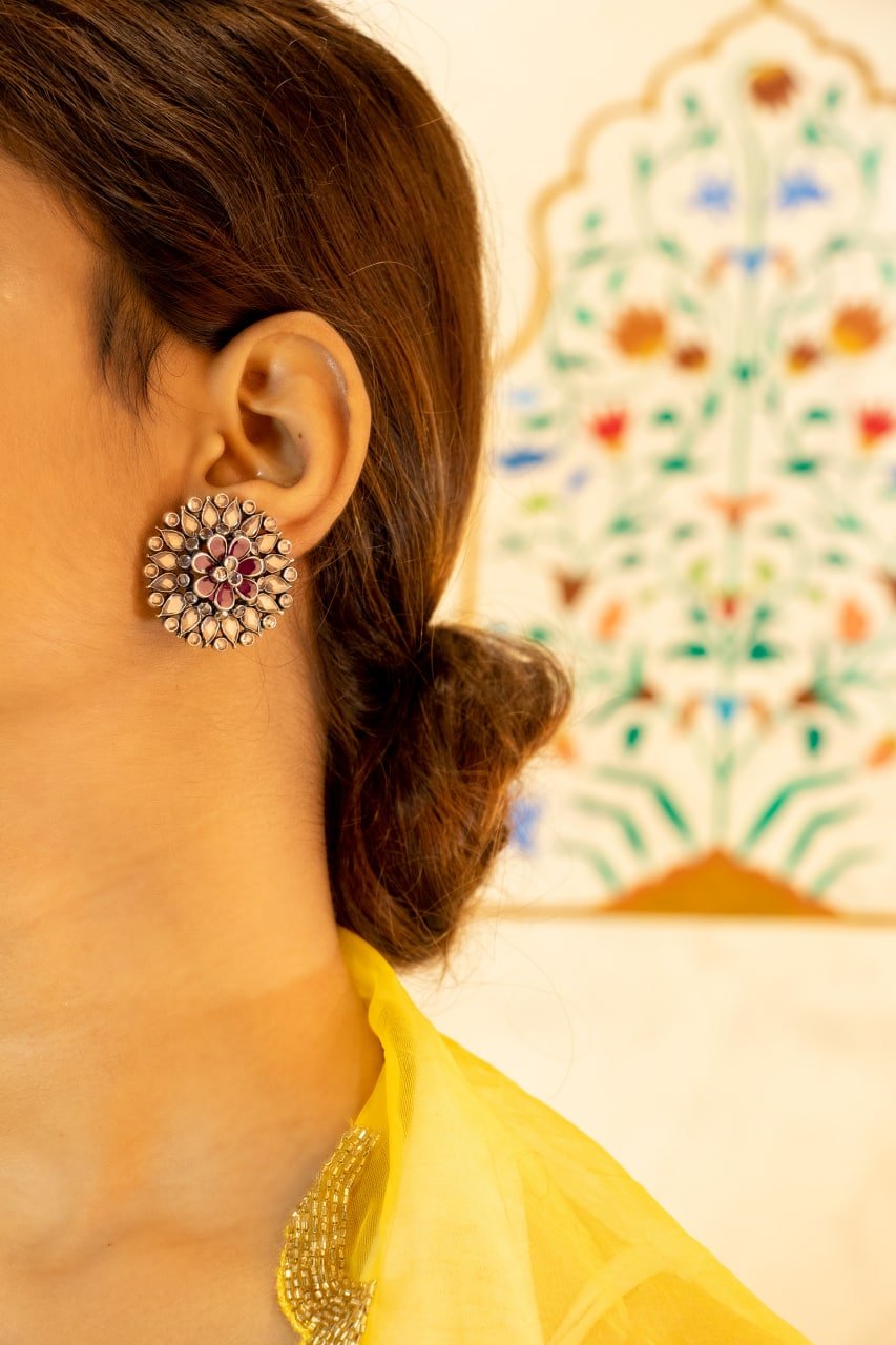 Essence flower motif Scintillating Stud Earring