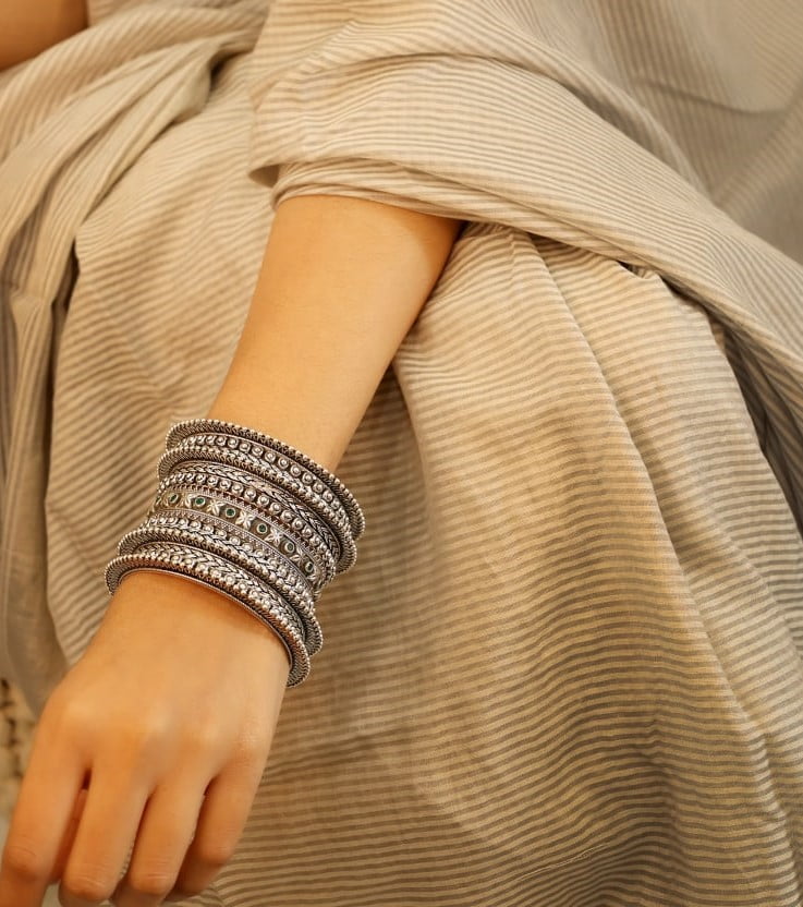 Hand bangles design silver online