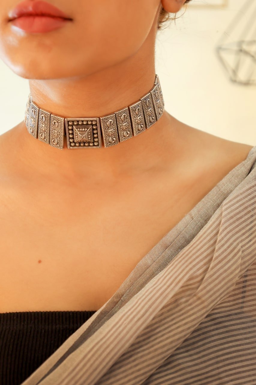 Tattva Detailed Motif Embossed Classic Choker