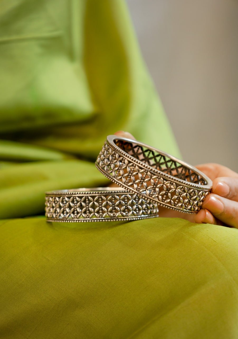 Mizoya Intricate Jali Classic Bangle