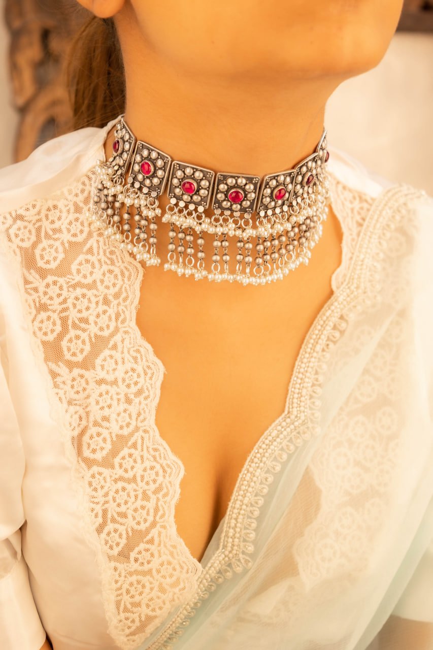 Tattva Jadau Tikdi Sequence Pearl Layered Necklace