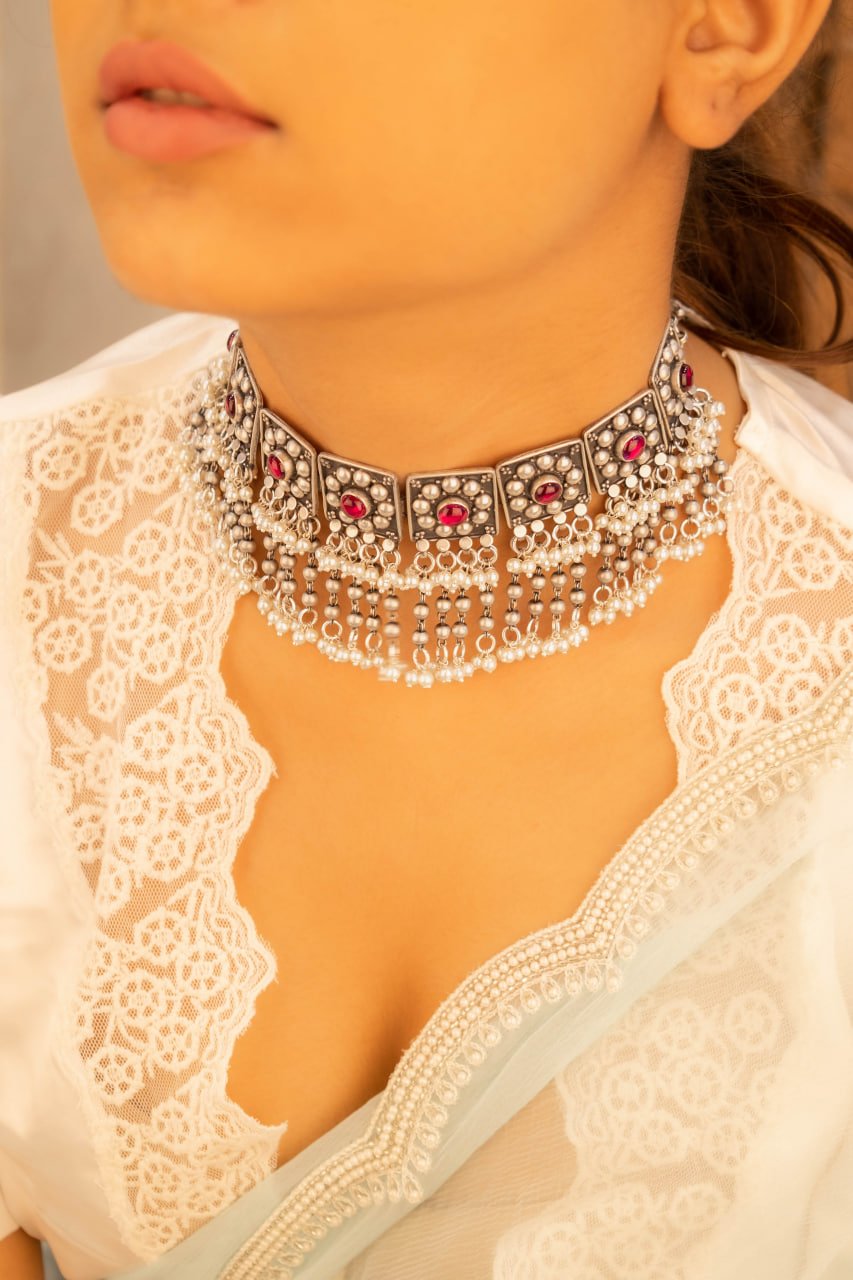 Tattva Jadau Tikdi Sequence Pearl Layered Necklace